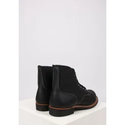 Buty sznurowane
