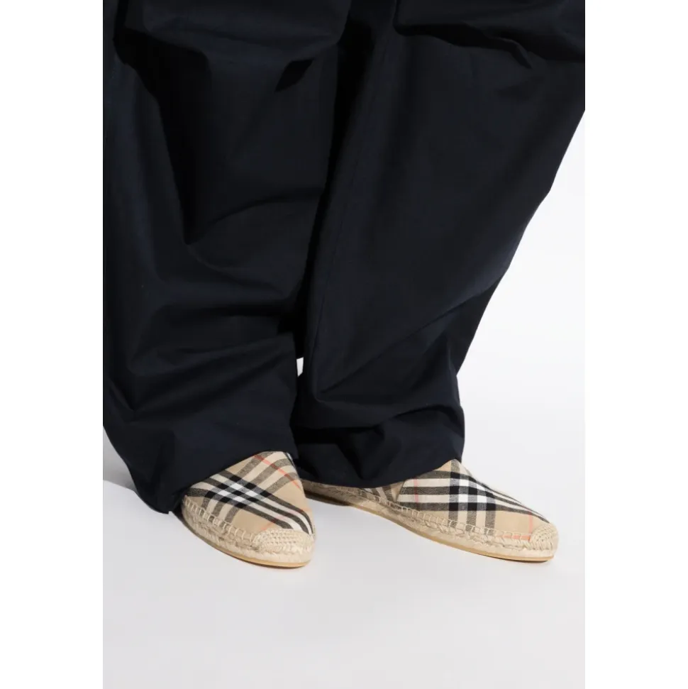 Buty ze wzorem