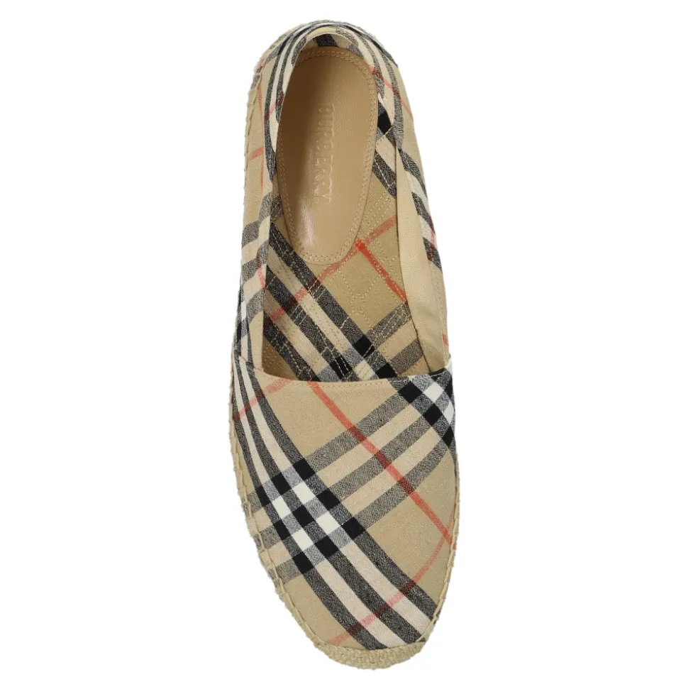 Buty ze wzorem