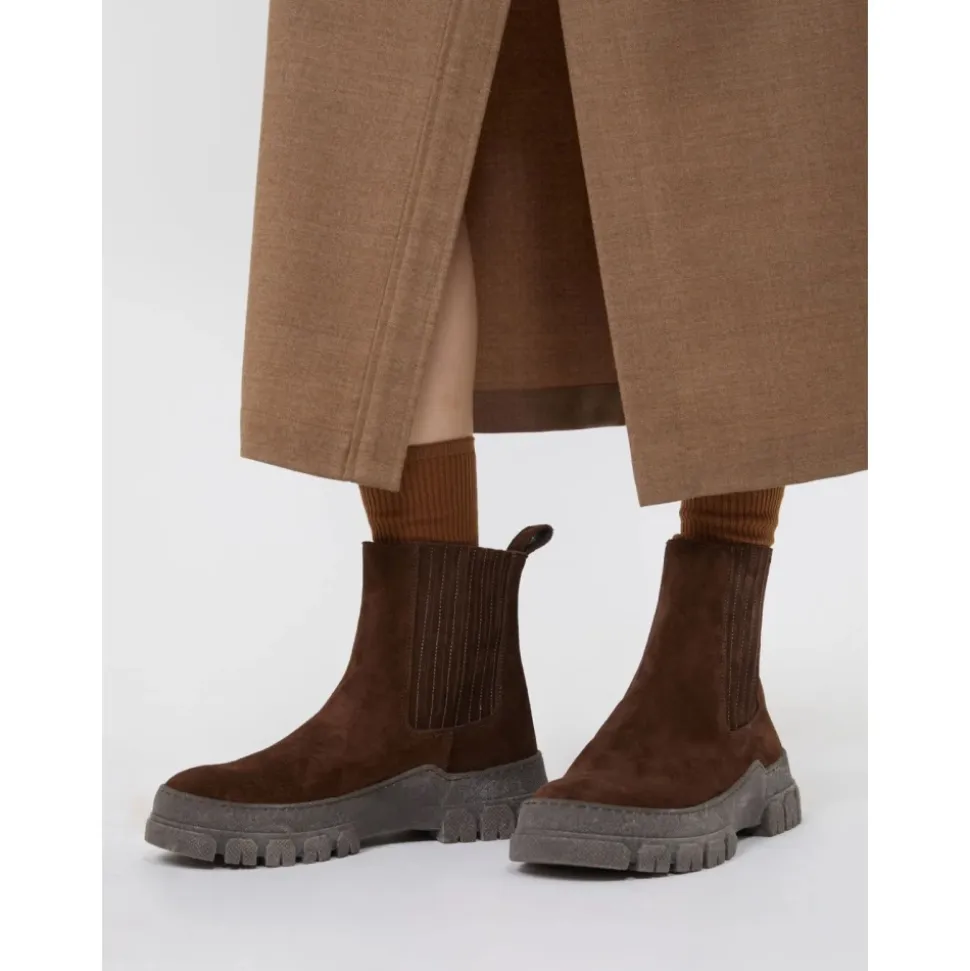Chelsea ankle boot z klasycznymi elastycznymi wstawkami