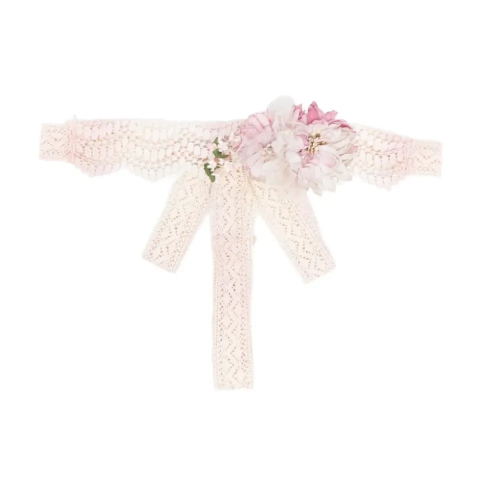 Cintura in pizzo con fiori applicati
