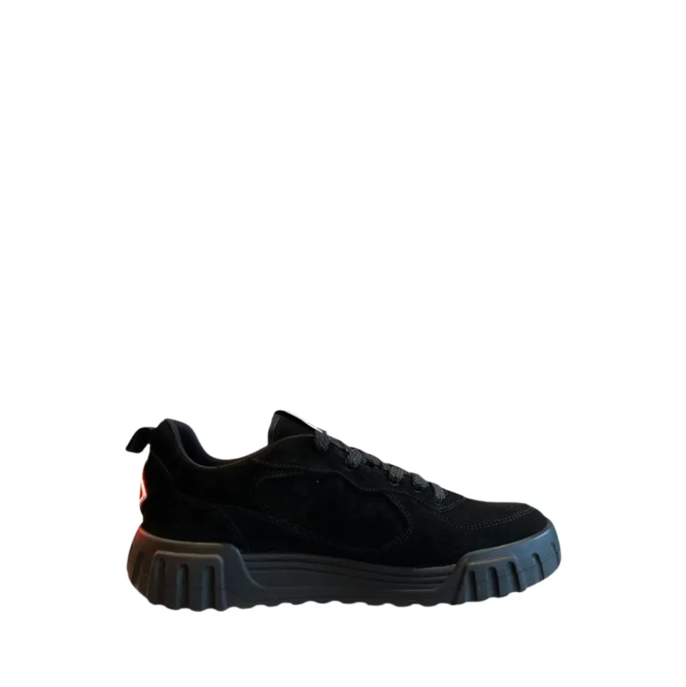 Court Sneaker