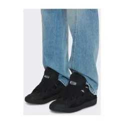 Curb Sneakers