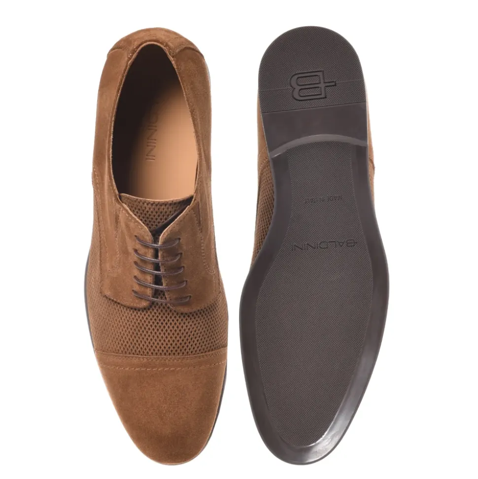 Drukowane zamszowe buty sznurowane