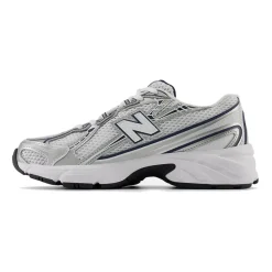740 GS Sneakers