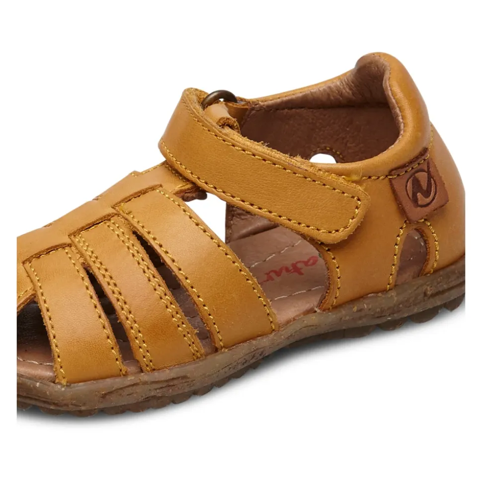 Half-closed leather sandals SEE
