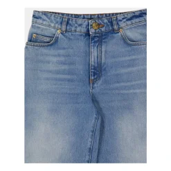 Jeansy z prostymi nogawkami i efektem sprania