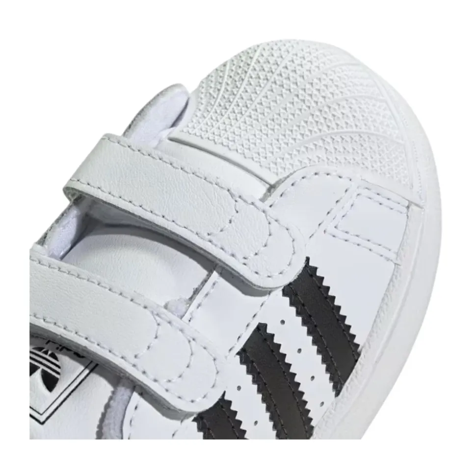JI3990 Sneakers