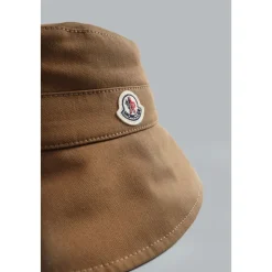 Kapelusz typu Bucket Hat