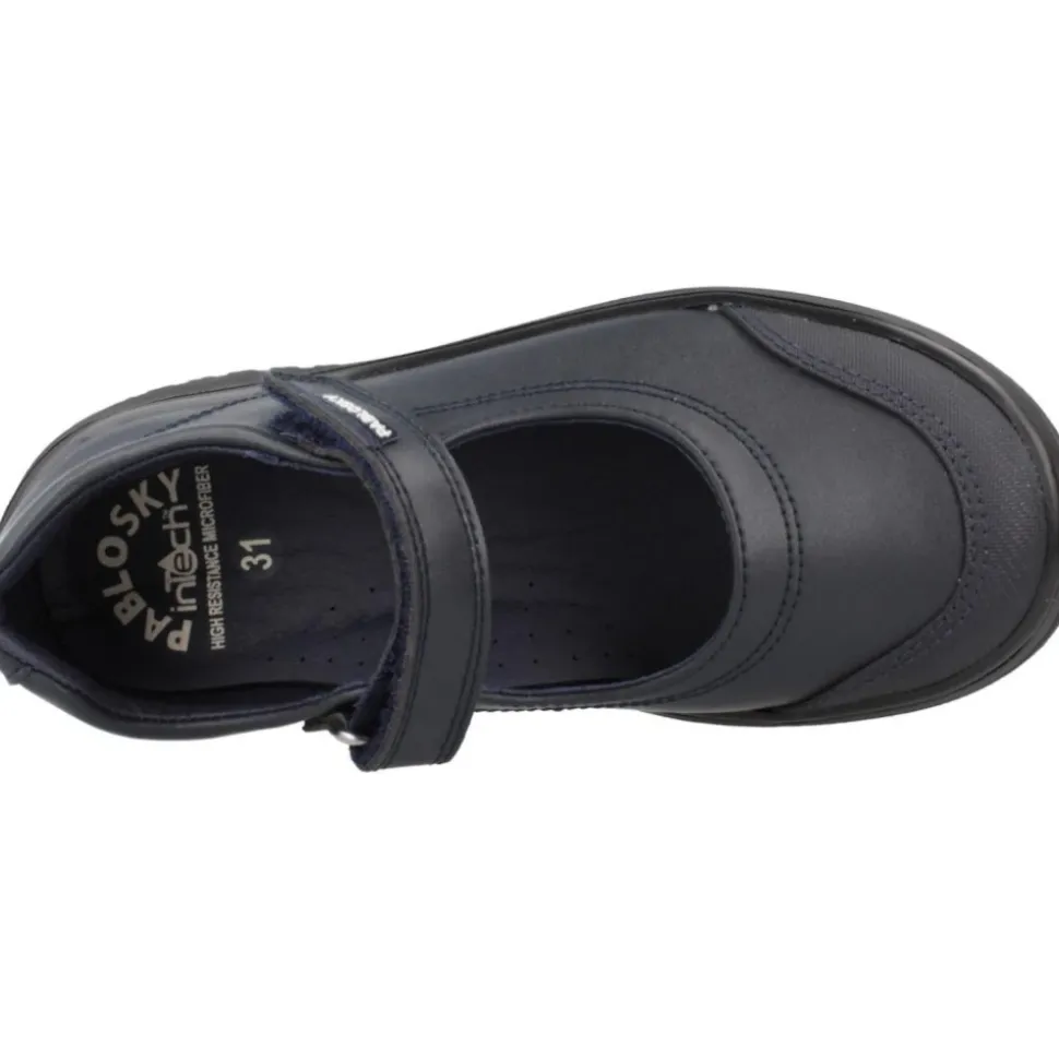Klasyczne buty dziecięce