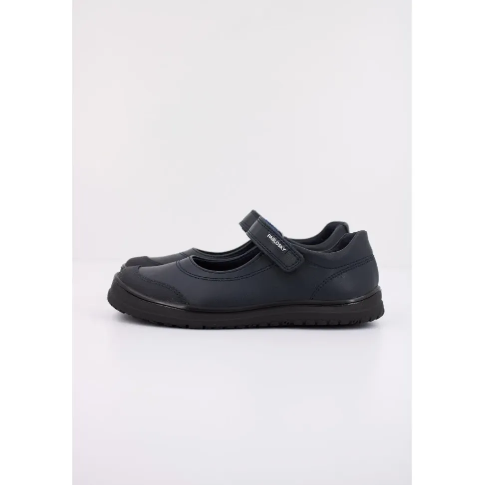 Klasyczne buty dziecięce