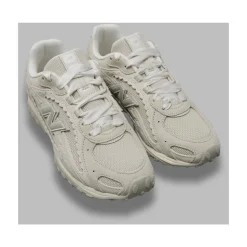 204L Sneakers