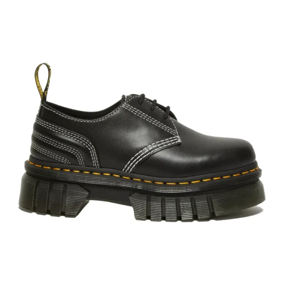 Pikowane buty na platformie