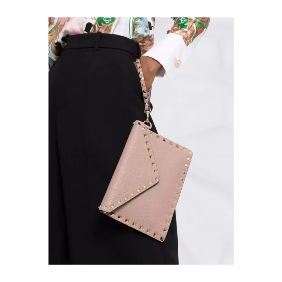 Rockstud Clutch