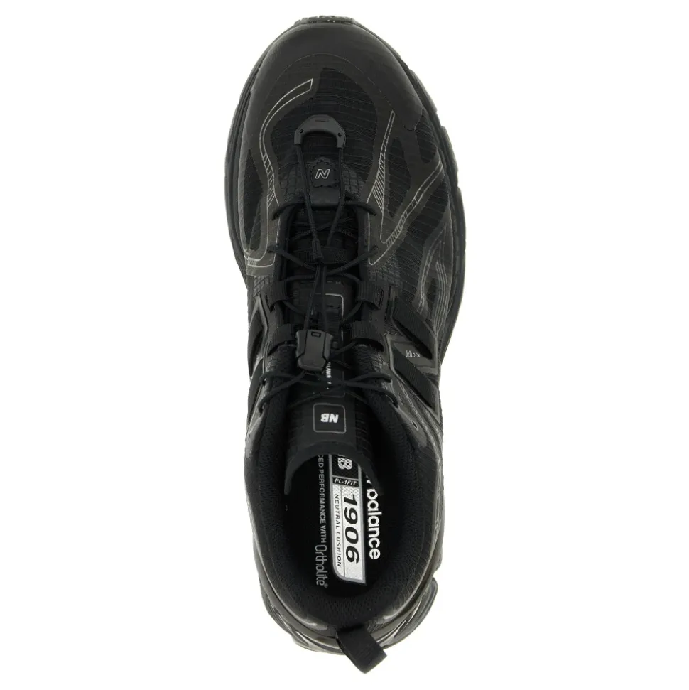 1906R Sneakers