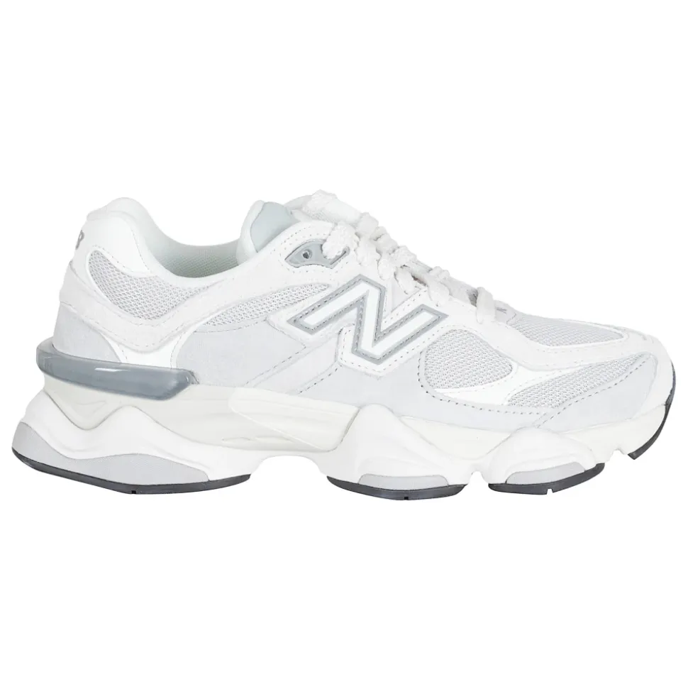 9060 Sneakers