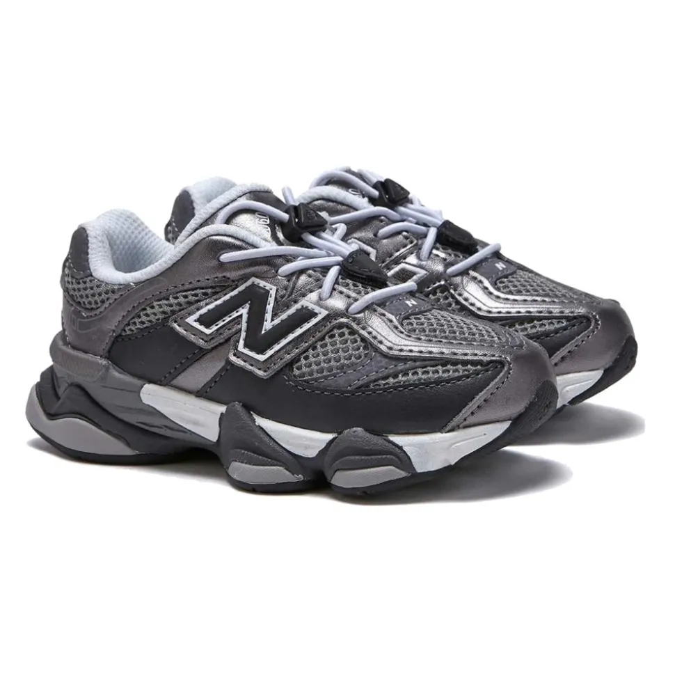 9060 Sneakers