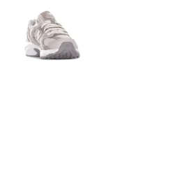 530 Sneakers