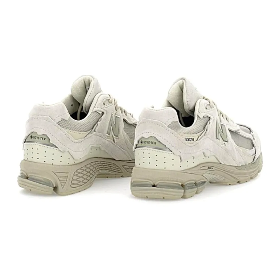 Sneakersy