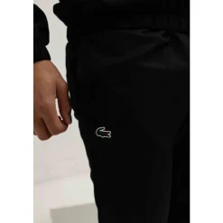 Sportowy dres z tafty diamentowej