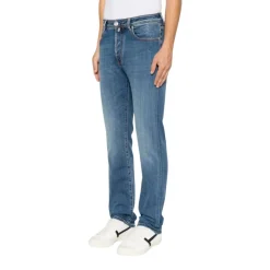 Straight Jeans