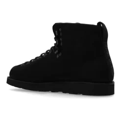 Sznurowane buty
