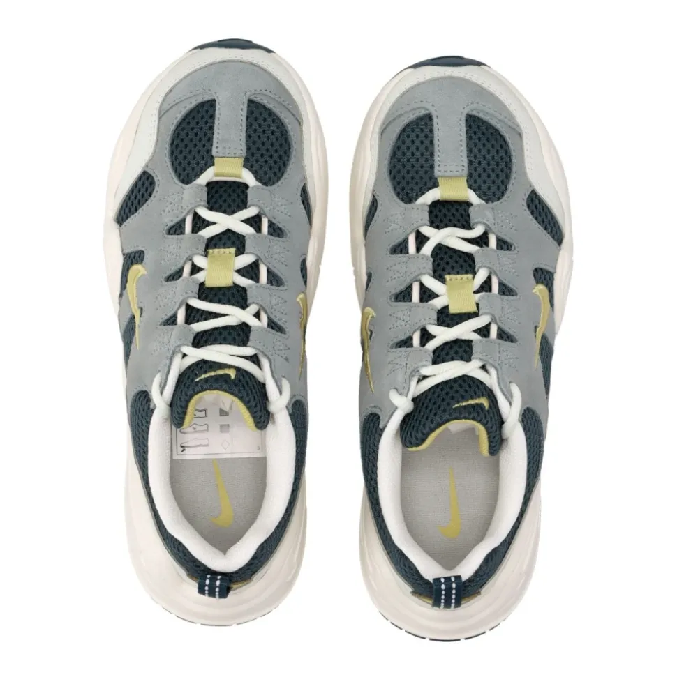 Tech Hera Low Sneaker