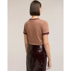 T-Shirt z Dzianinowymi Wykończeniami
