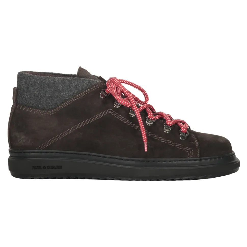 Wysokie sznurowane buty